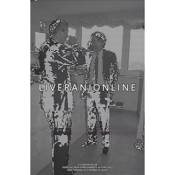 NEG-RETROSPETTIVA MASSIMO MORATTI PRESIDENTE INTER  NELLA FOTO MASSIMO MORATTI CON MARCO TRONCHETTI PROVERA PRESIDENTE PIRELLI PER LA SPONSORIZZAZIONE SULLE MAGLIE DELL\'INTER A TERRAZZA MARTINI MILANO NELL\'ANNO 1995 AG ALDO LIVERANI SAS  