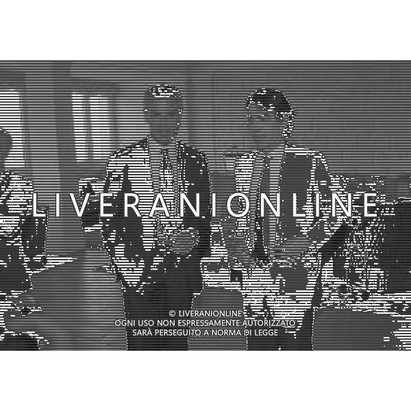 NEG-RETROSPETTIVA MASSIMO MORATTI PRESIDENTE INTER  NELLA FOTO MASSIMO MORATTI CON MARCO TRONCHETTI PROVERA PRESIDENTE PIRELLI PER LA SPONSORIZZAZIONE SULLE MAGLIE DELL\'INTER A TERRAZZA MARTINI MILANO NELL\'ANNO 1995 AG ALDO LIVERANI SAS  