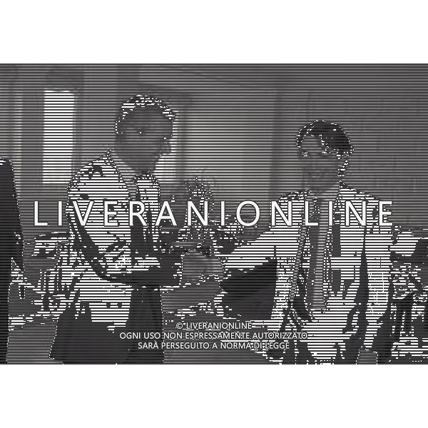 NEG-RETROSPETTIVA MASSIMO MORATTI PRESIDENTE INTER  NELLA FOTO MASSIMO MORATTI CON MARCO TRONCHETTI PROVERA PRESIDENTE PIRELLI PER LA SPONSORIZZAZIONE SULLE MAGLIE DELL\'INTER A TERRAZZA MARTINI MILANO NELL\'ANNO 1995 AG ALDO LIVERANI SAS  