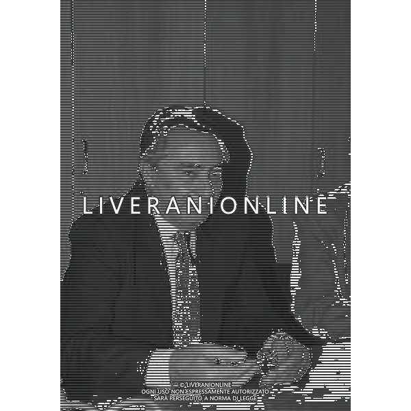NEG-RETROSPETTIVA CANDIDO CANNAVO DIRETTORE GAZZETTA DELLO SPORT NELLA FOTO CANDIDO CANNAVO\' OSPITE DELL REDAZIONE DELLA GAZZETTA DELLO SPORT SETTEMBRE 1992 A MILANO AG ALDO LIVERANI SAS