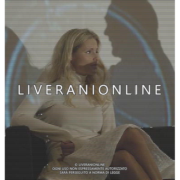 MILANO 24-11-05 CINEMA APOLLO PRESENTAZIONE SPETTACOLO TEATRALE \'TUTTI INSIEME APPASSIONATAMENTE\' NELLA FOTO: HUNZIKER MICHELLE PH: CAPRA/LIVERANI