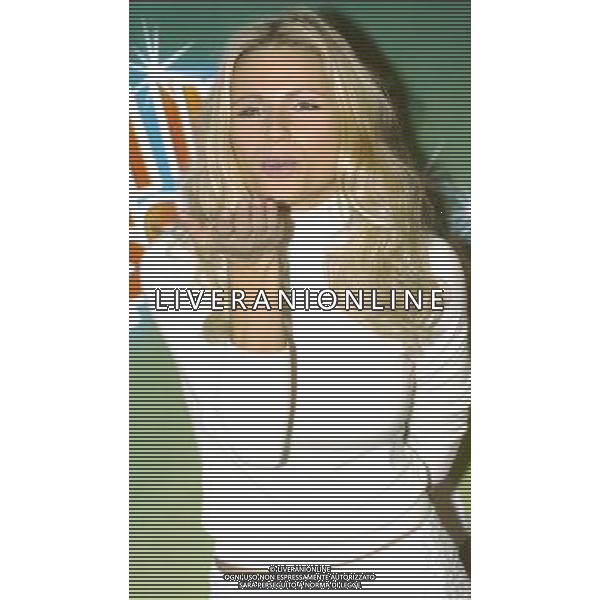 MILANO 24-11-05 CINEMA APOLLO PRESENTAZIONE SPETTACOLO TEATRALE \'TUTTI INSIEME APPASSIONATAMENTE\' NELLA FOTO: HUNZIKER MICHELLE PH: CAPRA/LIVERANI