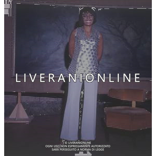 COL-RETROSPETTIVA SHIRLEY BASSEY CANTANTE NELLA FOTO SHIRLEY BASSEY FOTO ARNALDO LIVERANI-AG ALDO LIVERANI SAS