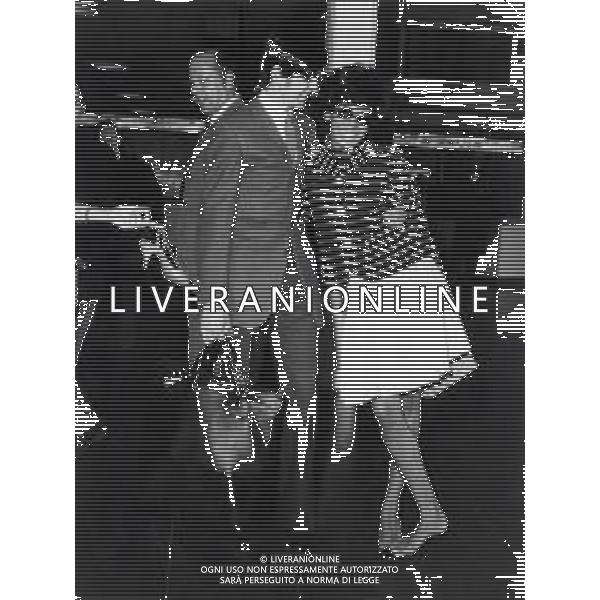 ST-RETROSPETTIVA SHIRLEY BASSEY CANTANTE NELLA FOTO SHIRLEY BASSEY AG ALDO LIVERANI SAS
