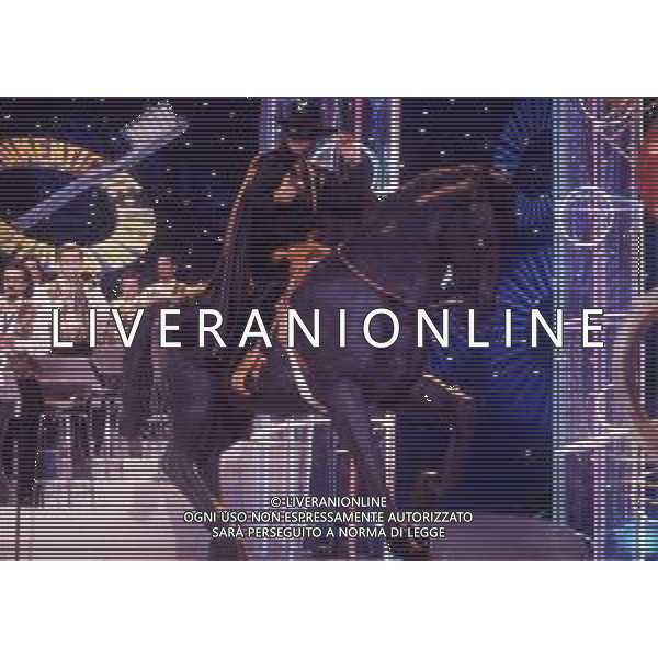 1995 TRASMISSIONE TELEVISIVA NON DIMENTICARE LO SPAZZOLINO DA DENTI NELLA FOTO FIORELLO NELLA TRASMISSIONE TELEVISIVA NON DIMENTICARE LO SPAZZOLINO DA DENTI NELL\'ANNO 1995 AG ALDO LIVERANI SAS