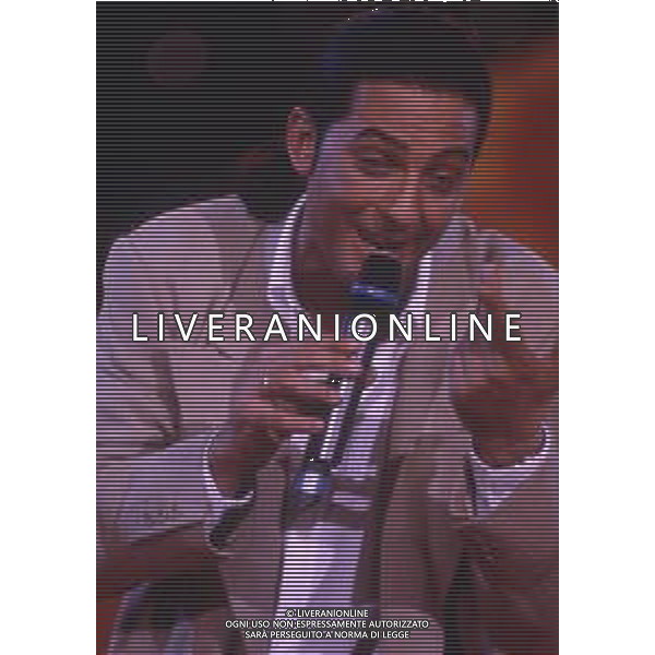 1995 TRASMISSIONE TELEVISIVA NON DIMENTICARE LO SPAZZOLINO DA DENTI NELLA FOTO FIORELLO NELLA TRASMISSIONE TELEVISIVA NON DIMENTICARE LO SPAZZOLINO DA DENTI NELL\'ANNO 1995 AG ALDO LIVERANI SAS