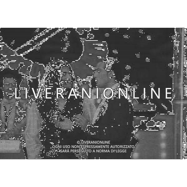 1995 TRASMISSIONE TELEVISIVA NON DIMENTICARE LO SPAZZOLINO DA DENTI NELLA FOTO FIORELLO NELLA TRASMISSIONE TELEVISIVA NON DIMENTICARE LO SPAZZOLINO DA DENTI NELL\'ANNO 1995 AG ALDO LIVERANI SAS