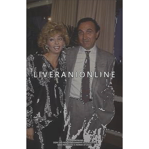 DIAP-RETROSPETTIVA ENRICA BONACCORTI ATTRICE E CONDUTTRICE TELEVISIVA NELLA FOTO ENRICA BONACCORTI CON PIPPO BAUDO A ROMA NELL\'ANNO 1985 FOTO EDGARDO DELLA SCORCIOSA-AG ALDO LIVERANI SAS 