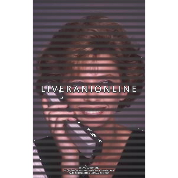 DIAP-RETROSPETTIVA ENRICA BONACCORTI ATTRICE E CONDUTTRICE TELEVISIVA NELLA FOTO ENRICA BONACCORTI NELLA TRASMISSIONE TELEVISIVA PRONTO CHI GIOCA NELL\'ANNO 1985 FOTO EDGARDO DELLA SCORCIOSA-AG ALDO LIVERANI SAS  