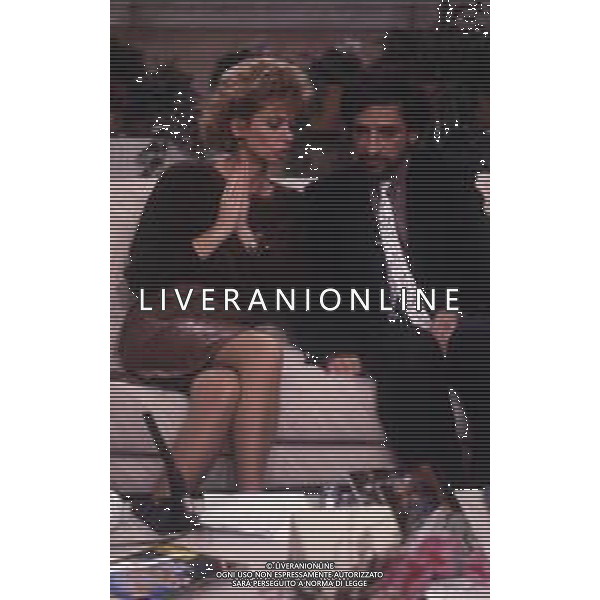 DIAP-RETROSPETTIVA ENRICA BONACCORTI ATTRICE E CONDUTTRICE TELEVISIVA NELLA FOTO ENRICA BONACCORTI CON ANDY LUOTTO NELLA TRASMISSIONE TELEVISIVA PRONTO CHI GIOCA NELL\'ANNO 1985 FOTO EDGARDO DELLA SCORCIOSA-AG ALDO LIVERANI SAS 