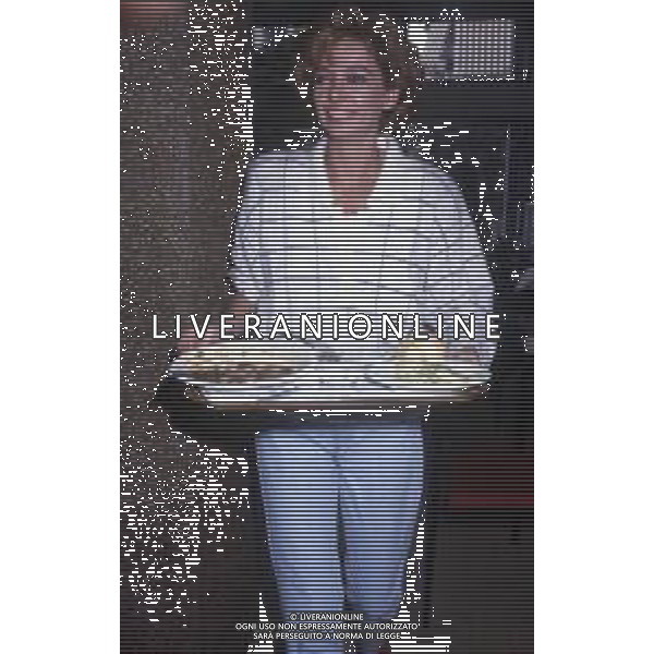 DIAP-RETROSPETTIVA ENRICA BONACCORTI ATTRICE E CONDUTTRICE TELEVISIVA NELLA FOTO ENRICA BONACCORTI NELLA TRASMISSIONE TELEVISIVA PRONTO CHI GIOCA NELL\'ANNO 1985 FOTO EDGARDO DELLA SCORCIOSA-AG ALDO LIVERANI SAS 