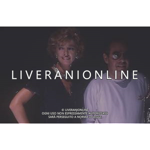 DIAP-RETROSPETTIVA ENRICA BONACCORTI ATTRICE E CONDUTTRICE TELEVISIVA NELLA FOTO ENRICA BONACCORTI CON GIANNI BONCOMPAGNI NELLA TRASMISSIONE TELEVISIVA PRONTO CHI GIOCA NELL\'ANNO 1985 FOTO EDGARDO DELLA SCORCIOSA-AG ALDO LIVERANI SAS 