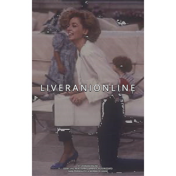 DIAP-RETROSPETTIVA ENRICA BONACCORTI ATTRICE E CONDUTTRICE TELEVISIVA NELLA FOTO ENRICA BONACCORTI NELLA TRASMISSIONE TELEVISIVA PRONTO CHI GIOCA NELL\'ANNO 1985 FOTO EDGARDO DELLA SCORCIOSA-AG ALDO LIVERANI SAS 