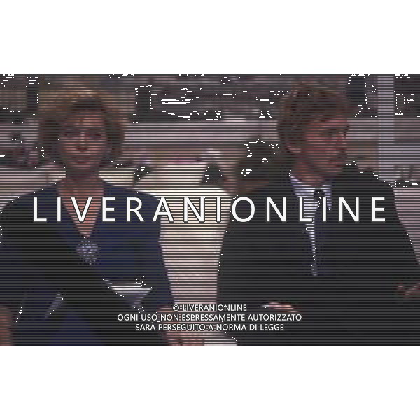 DIAP-RETROSPETTIVA ENRICA BONACCORTI ATTRICE E CONDUTTRICE TELEVISIVA NELLA FOTO ENRICA BONACCORTI CON ZBIGNEW BONIEK NELLA TRASMISSIONE TELEVISIVA PRONTO CHI GIOCA NELL\'ANNO 1985 FOTO EDGARDO DELLA SCORCIOSA-AG ALDO LIVERANI SAS   