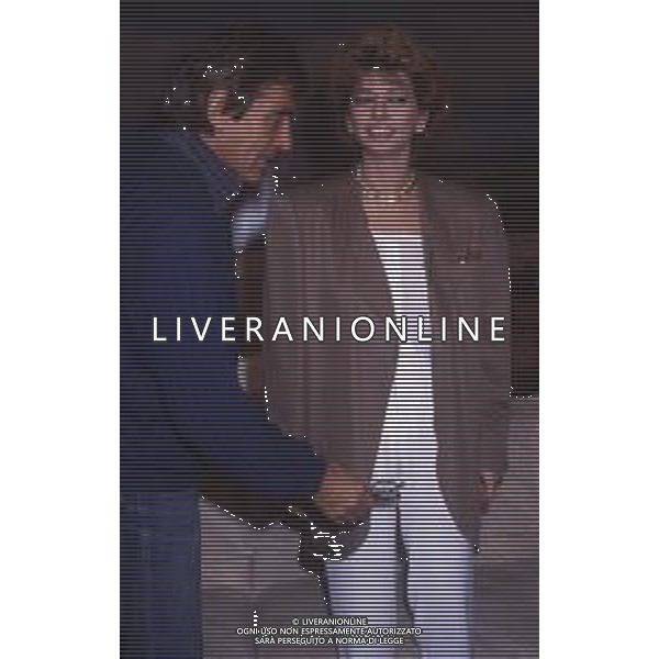 DIAP-RETROSPETTIVA ENRICA BONACCORTI ATTRICE E CONDUTTRICE TELEVISIVA NELLA FOTO ENRICA BONACCORTI CON WALTER CHIARI A ROMA NELL\'ANNO 1986 FOTO EDGARDO DELLA SCORCIOSA-AG ALDO LIVERANI SAS   