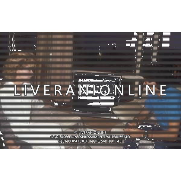 DIAP-RETROSPETTIVA ENRICA BONACCORTI ATTRICE E CONDUTTRICE TELEVISIVA NELLA FOTO ENRICA BONACCORTI CON ARNALDO DEL PIAVE IN MENSA RAI A ROMA NELL\'ANNO 1986 FOTO EDGARDO DELLA SCORCIOSA-AG ALDO LIVERANI SAS   