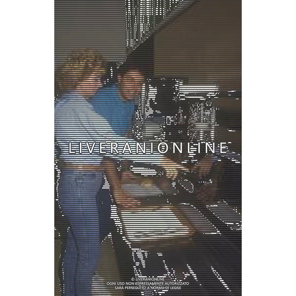 DIAP-RETROSPETTIVA ENRICA BONACCORTI ATTRICE E CONDUTTRICE TELEVISIVA NELLA FOTO ENRICA BONACCORTI CON ARNALDO DEL PIAVE IN MENSA RAI A ROMA NELL\'ANNO 1986 FOTO EDGARDO DELLA SCORCIOSA-AG ALDO LIVERANI SAS   