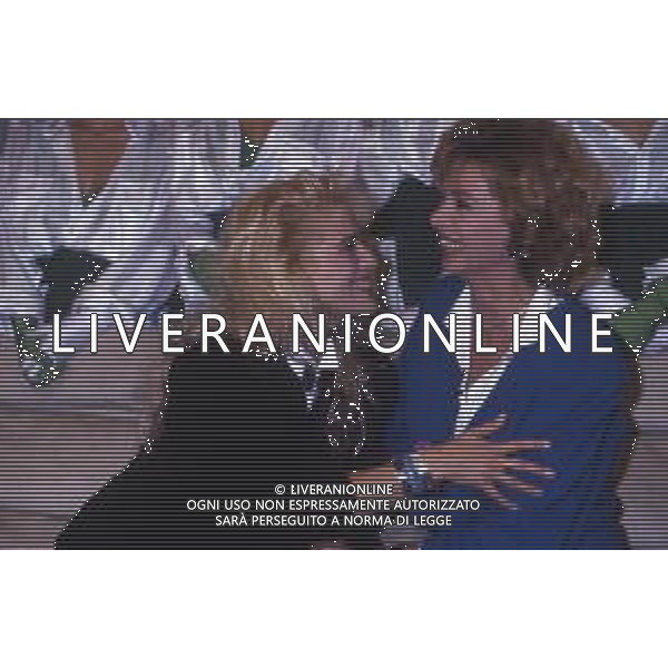 DIAP-RETROSPETTIVA ENRICA BONACCORTI ATTRICE E CONDUTTRICE TELEVISIVA NELLA FOTO ENRICA BONACCORTI CON HEATHER PARISI NELLA TRASMISSIONE TELEVISIVA PRONTO CHI GIOCA NELL\'ANNO 1986 FOTO EDGARDO DELLA SCORCIOSA-AG ALDO LIVERANI SAS 