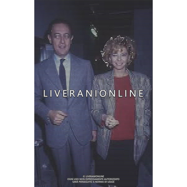 DIAP-RETROSPETTIVA ENRICA BONACCORTI ATTRICE E CONDUTTRICE TELEVISIVA NELLA FOTO ENRICA BONACCORTI CON AMEDEO D\'AOSTA NELLA TRASMISSIONE TELEVISIVA PRONTO CHI GIOCA NELL\'ANNO 1986 FOTO EDGARDO DELLA SCORCIOSA-AG ALDO LIVERANI SAS 