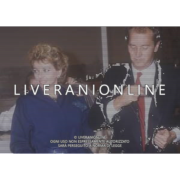 DIAP-RETROSPETTIVA ENRICA BONACCORTI ATTRICE E CONDUTTRICE TELEVISIVA NELLA FOTO ENRICA BONACCORTI CON PAULO ROBERTO FALCAO NELLA TRASMISSIONE TELEVISIVA PRONTO CHI GIOCA NELL\'ANNO 1986 FOTO EDGARDO DELLA SCORCIOSA-AG ALDO LIVERANI SAS 