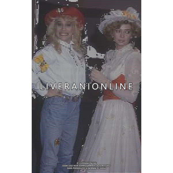 DIAP-RETROSPETTIVA ENRICA BONACCORTI ATTRICE E CONDUTTRICE TELEVISIVA NELLA FOTO ENRICA BONACCORTI CON HEATHER PARISI A ROMA NELL\'ANNO 1987 FOTO EDGARDO DELLA SCORCIOSA-AG ALDO LIVERANI SAS 
