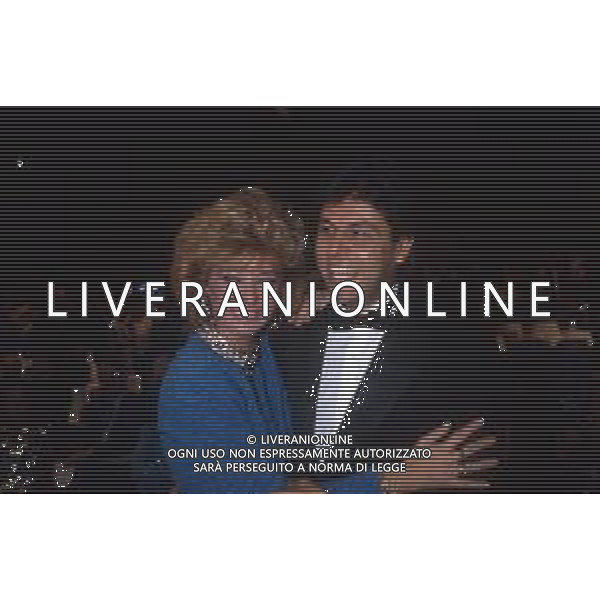 DIAP-RETROSPETTIVA ENRICA BONACCORTI ATTRICE E CONDUTTRICE TELEVISIVA NELLA FOTO ENRICA BONACCORTI CON LA FIGLIA VERDIANA E ARNALDO DELPIAVE A ROMA NELL\'ANNO 1987 FOTO EDGARDO DELLA SCORCIOSA-AG ALDO LIVERANI SAS   