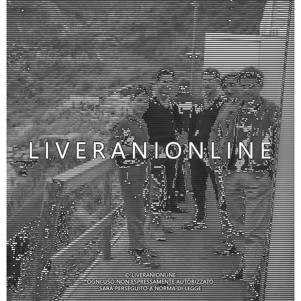 NEG-1963 ARMA DI TAGGIA LA BATTAGLIA DI SAN MARTINO PER LA COSTRUZIONE DELLA DIGA LA POPOLAZIONE NON LA VUOLE E PROTESTA IL GIORNO 11 NOVEMBRE 1963 VENGONO SOSPESI I LAVORI AG ALDO LIVERANI SAS