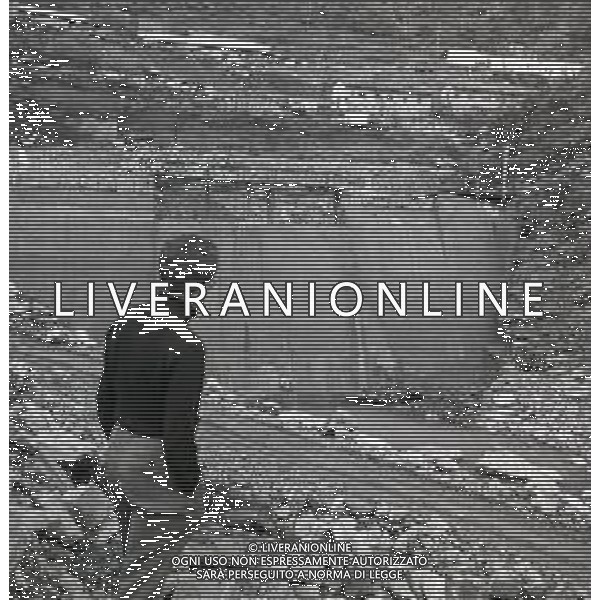 NEG-1963 ARMA DI TAGGIA LA BATTAGLIA DI SAN MARTINO PER LA COSTRUZIONE DELLA DIGA LA POPOLAZIONE NON LA VUOLE E PROTESTA IL GIORNO 11 NOVEMBRE 1963 VENGONO SOSPESI I LAVORI AG ALDO LIVERANI SAS