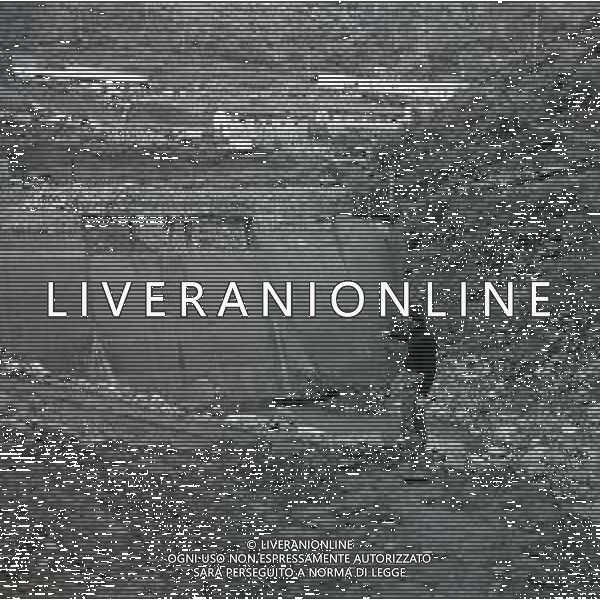 NEG-1963 ARMA DI TAGGIA LA BATTAGLIA DI SAN MARTINO PER LA COSTRUZIONE DELLA DIGA LA POPOLAZIONE NON LA VUOLE E PROTESTA IL GIORNO 11 NOVEMBRE 1963 VENGONO SOSPESI I LAVORI AG ALDO LIVERANI SAS