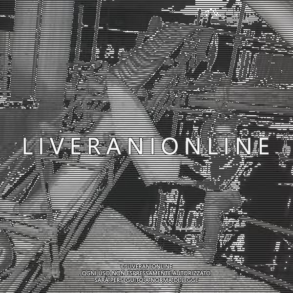 NEG-1963 ARMA DI TAGGIA LA BATTAGLIA DI SAN MARTINO PER LA COSTRUZIONE DELLA DIGA LA POPOLAZIONE NON LA VUOLE E PROTESTA IL GIORNO 11 NOVEMBRE 1963 VENGONO SOSPESI I LAVORI AG ALDO LIVERANI SAS