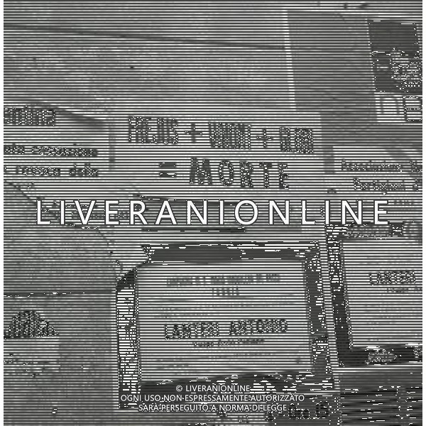 NEG-1963 ARMA DI TAGGIA LA BATTAGLIA DI SAN MARTINO PER LA COSTRUZIONE DELLA DIGA LA POPOLAZIONE NON LA VUOLE E PROTESTA IL GIORNO 11 NOVEMBRE 1963 VENGONO SOSPESI I LAVORI AG ALDO LIVERANI SAS