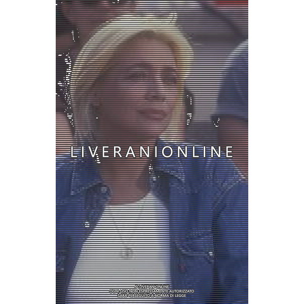 DIAP-RETROSPETTIVA MARA VENIER ATTIRCE E PRESENTATRICE TELEVISIVA NELLA FOTO MARA VENIER SUL SET DEL FILM“IL GOAL DI MARTIN PESCATORE “NELL\'ANNO 1997 AG ALDO LIVERANI SAS