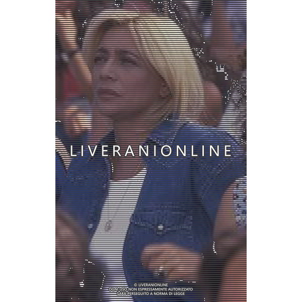 DIAP-RETROSPETTIVA MARA VENIER ATTIRCE E PRESENTATRICE TELEVISIVA NELLA FOTO MARA VENIER SUL SET DEL FILM“IL GOAL DI MARTIN PESCATORE “NELL\'ANNO 1997 AG ALDO LIVERANI SAS