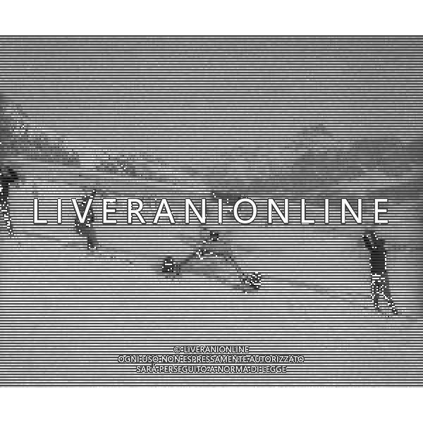NEG-RETROSPETTIVA SOCCORSO ALPINO NELLA FOTO IL SOCCORSO ALPINO NELL\'ANNO 1966 AG ALDO LIVERANI SAS