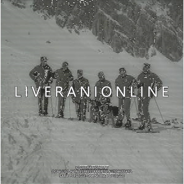NEG-RETROSPETTIVA SOCCORSO ALPINO NELLA FOTO IL SOCCORSO ALPINO NELL\'ANNO 1966 AG ALDO LIVERANI SAS