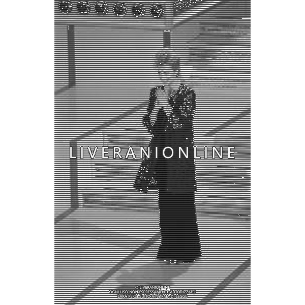 Neg- RETROSPETTIVA LORETTA GOGGI CANTANTE E CONDUTTRICE TELEVISIVA NELLA FOTO ALLA CONDUZIONE DEL FESTIVAL DI SANREMO NEL FEBBRAIO 1986 AG ALDO LIVERANI SAS