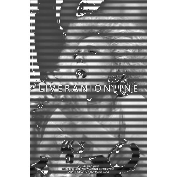 Neg- RETROSPETTIVA LORETTA GOGGI CANTANTE E CONDUTTRICE TELEVISIVA NELLA FOTO A SAINT VINCENT NEL 1987 AG ALDO LIVERANI SAS