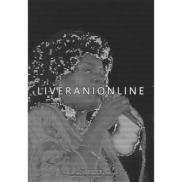 Neg- RETROSPETTIVA GLORIA GAYNOR CANTANTE NELLA FOTO A MILANO NEL 1982 AG ALDO LIVERANI SAS