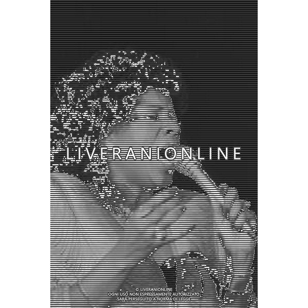 Neg- RETROSPETTIVA GLORIA GAYNOR CANTANTE NELLA FOTO A MILANO NEL 1982 AG ALDO LIVERANI SAS