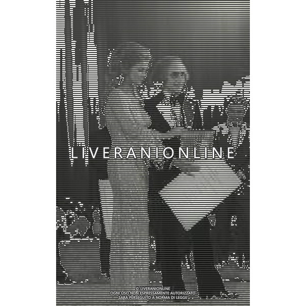 NEG-RETROSPETTIVA ANN MARGRET ATTRICE NELLA FOTO ANN MARGRET PSEUDONIMO DI ANN MARGRET OLSSON A CANNES NELL\'ANNO 1975 CON BOB FOSSE AG ALDO LIVERANI SAS