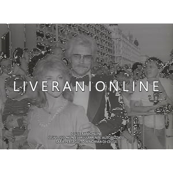 NEG-RETROSPETTIVA ANN MARGRET ATTRICE NELLA FOTO ANN MARGRET PSEUDONIMO DI ANN MARGRET OLSSON A CANNES NELL\'ANNO 1982 CON IL MARITO ROGER SMITH AG ALDO LIVERANI SAS 