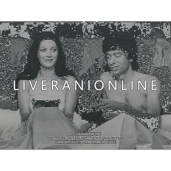 RETROSPETTIVA DON BACKY PSEUDONIMO DI ALDO CAPONI CANTAUTORE ATTORE E SCRITTORE  NELLA FOTO DON BACKY CON EDWIGE FENECH NELL\'ANNO 1972 FILM “ QUANDO LE DONNE LE CHIAMANO MADONNE “ AG ALDO LIVERANI SAS 
