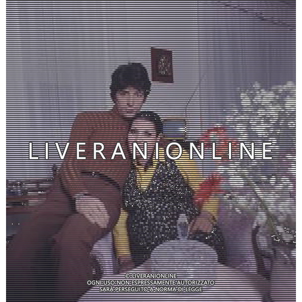 COL-RETROSPETTIVA DON BACKY PSEUDONIMO DI ALDO CAPONI CANTAUTORE ATTORE E SCRITTORE  NELLA FOTO DON BACKY CON LA MOGLIE LILIANA PETRALIA AG ALDO LIVERANI SAS 