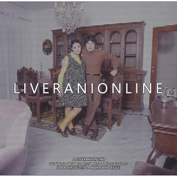 COL-RETROSPETTIVA DON BACKY PSEUDONIMO DI ALDO CAPONI CANTAUTORE ATTORE E SCRITTORE  NELLA FOTO DON BACKY CON LA MOGLIE LILIANA PETRALIA AG ALDO LIVERANI SAS 