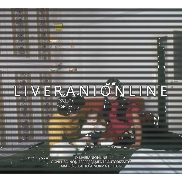 COL-RETROSPETTIVA DON BACKY PSEUDONIMO DI ALDO CAPONI CANTAUTORE ATTORE E SCRITTORE NELLA FOTO DON BACKY CON LA MOGLIE LILIANA PETRALIA E IL FIGLIO EMILIANO AG ALDO LIVERANI SAS