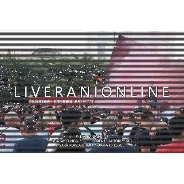 REGGIO CALABRIA 10/07/3023 MANIFESTAZIONE CURVA SUD REGGINA CONTRO LA DECISIONE DI ESCLUDERE LA REGGINA DALLA SERIE B. NELLA FOTO: TIFOSI REGGINA ©PASQUALE GARREFFA/AGENZIA ALDO LIVERANI SAS