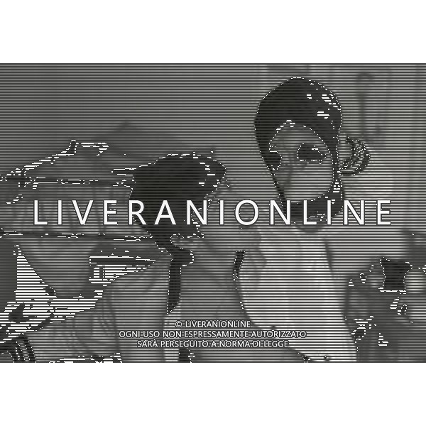 RETROSPETTIVA DON BACKY PSEUDONIMO DI ALDO CAPONI CANTAUTORE ATTORE E SCRITTORE NELLA FOTO DON BACKY NELL\'ANNO 1966 NELLA SUA ABITAZIONE AG ALDO LIVERANI SAS