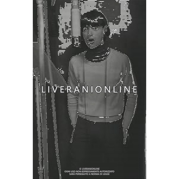 RETROSPETTIVA DON BACKY PSEUDONIMO DI ALDO CAPONI CANTAUTORE ATTORE E SCRITTORE NELLA FOTO DON BACKY A MILANO NELL\'ANNO 1966 IN SALA D INCISIONE AG ALDO LIVERANI SAS