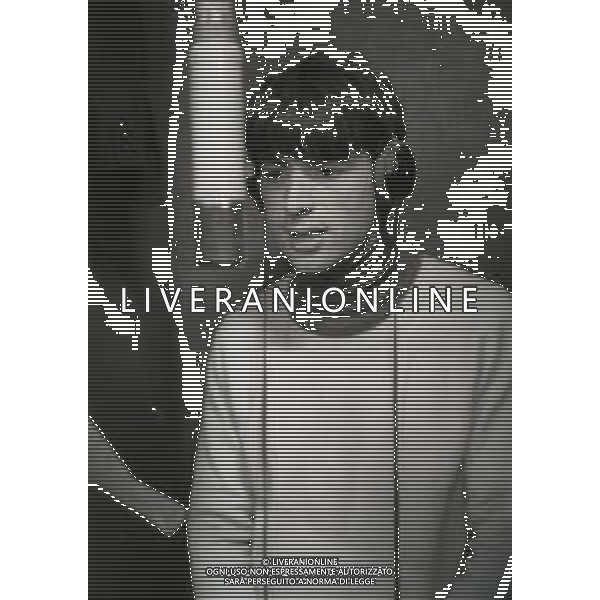 RETROSPETTIVA DON BACKY PSEUDONIMO DI ALDO CAPONI CANTAUTORE ATTORE E SCRITTORE NELLA FOTO DON BACKY A MILANO NELL\'ANNO 1966 IN SALA D INCISIONE AG ALDO LIVERANI SAS