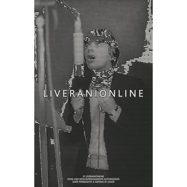 RETROSPETTIVA DON BACKY PSEUDONIMO DI ALDO CAPONI CANTAUTORE ATTORE E SCRITTORE NELLA FOTO DON BACKY A MILANO NELL\'ANNO 1966 IN SALA D INCISIONE AG ALDO LIVERANI SAS